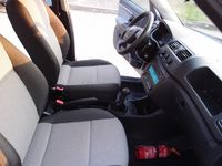 skoda-roomster-16-tdi-105k-comfort14.jpg