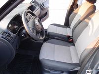 skoda-roomster-16-tdi-105k-comfort16.jpg