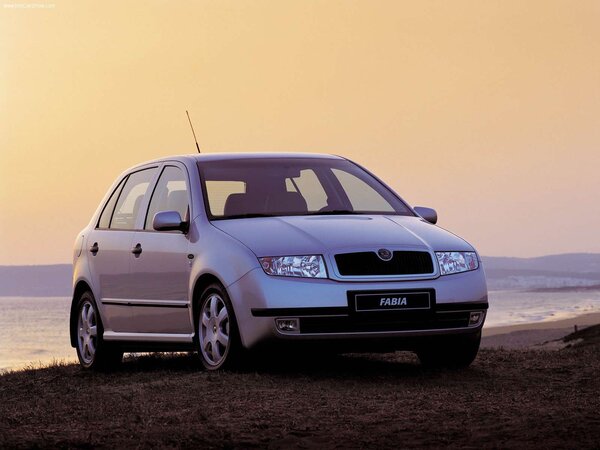 Skoda-Fabia-2000-1600-03.jpg