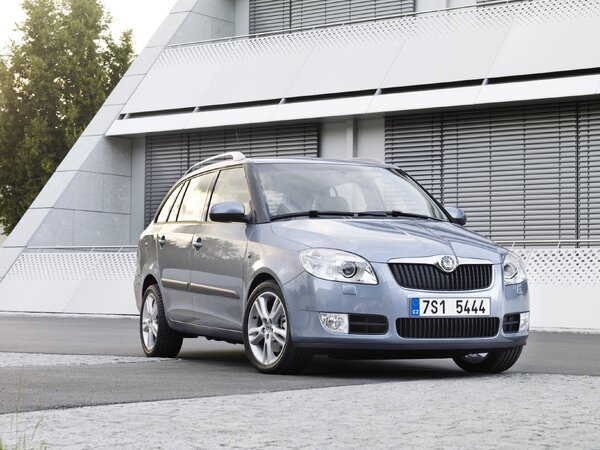 Skoda-Fabia-Combi-II-generace-2007-12.jpg