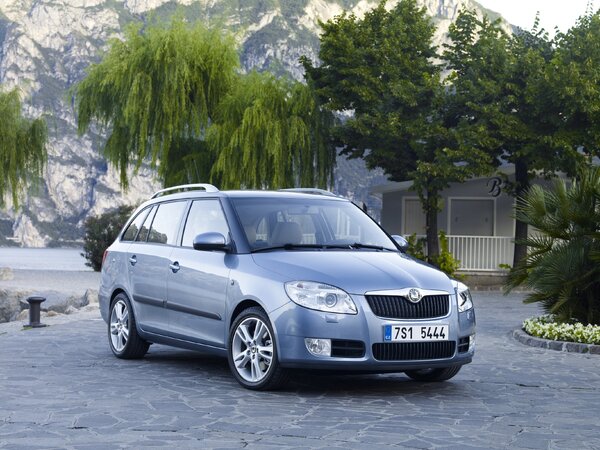 Skoda-Fabia-Combi-II-generace-2007-36.jpg