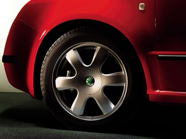 skoda-fabia_2000_1600x1200_wallpaper_31.jpg