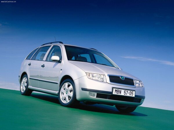 skoda-fabia_combi_2000_1600x1200_wallpaper_02.jpg