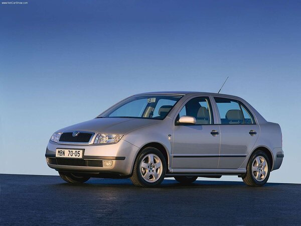 skoda-fabia_sedan_2001_1600x1200_wallpaper_01.jpg