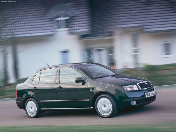 skoda-fabia_sedan_2001_1600x1200_wallpaper_03.jpg