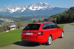 SKODA-Octavia-3-Combi-Red-022.jpg