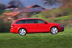 SKODA-Octavia-3-Combi-Red-021.jpg