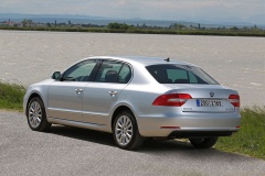 SKODA-Superb-Facelift-227.jpg