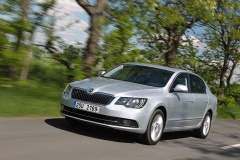 SKODA-Superb-Facelift-223.jpg