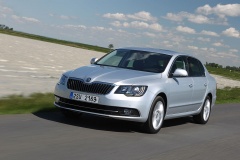 SKODA-Superb-Facelift-221.jpg