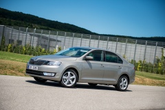 Skoda Rapid 2012 Bratislava S1 002