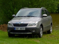 SKODA Fabia II Combi Scout 010