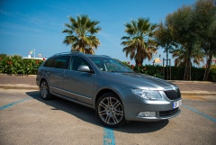 SKODA Superb 2 0TDi 003